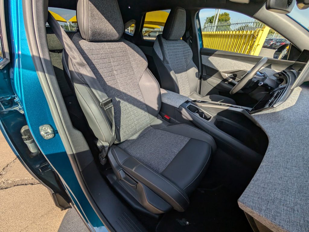 PEUGEOT 3008 Hybrid 145 e-DCS6 Allure Aziendale Garanzia->07/29 - 22