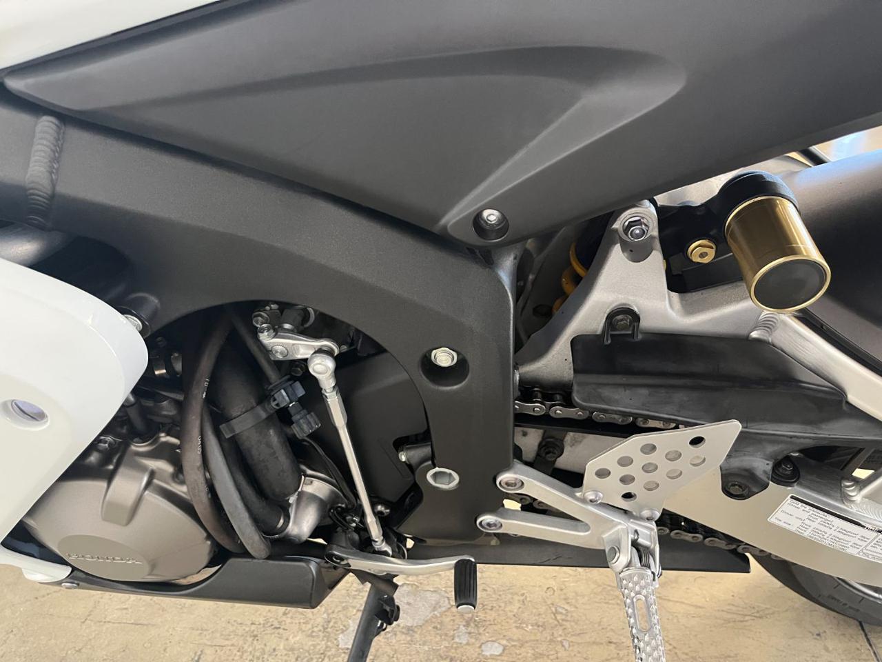 HONDA CBR 600 RR RR - 9