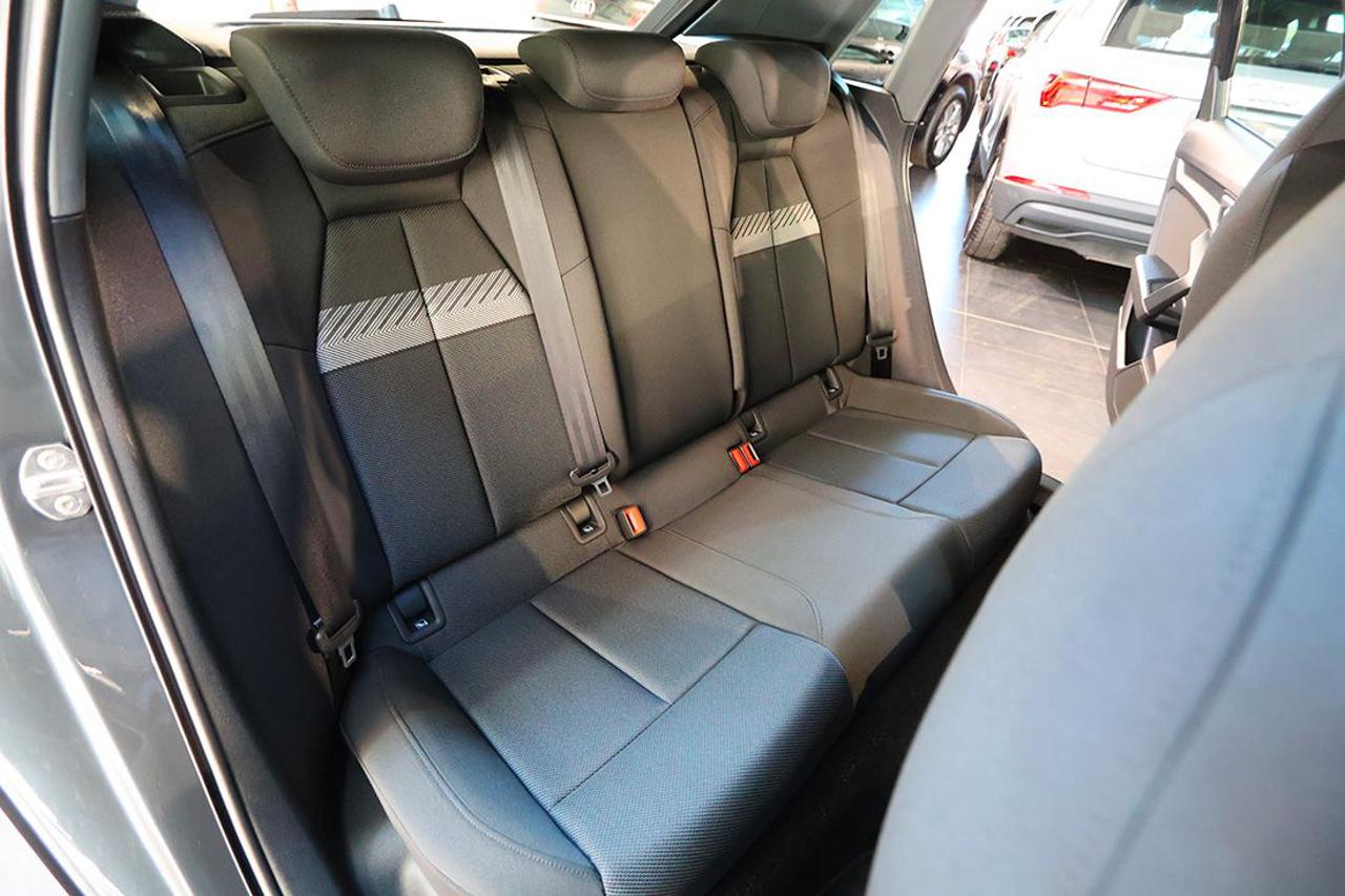 AUDI A3 30 TFSI Sportback Business Advanced - 19