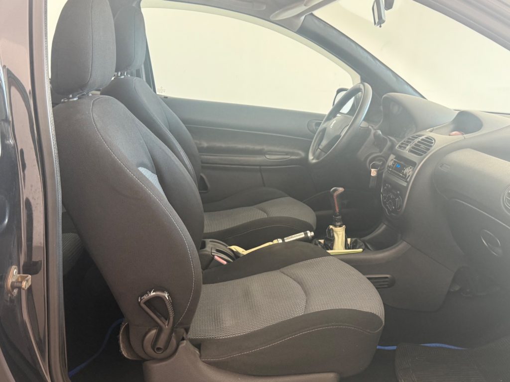 PEUGEOT 206 1.1 3p. XT - 15