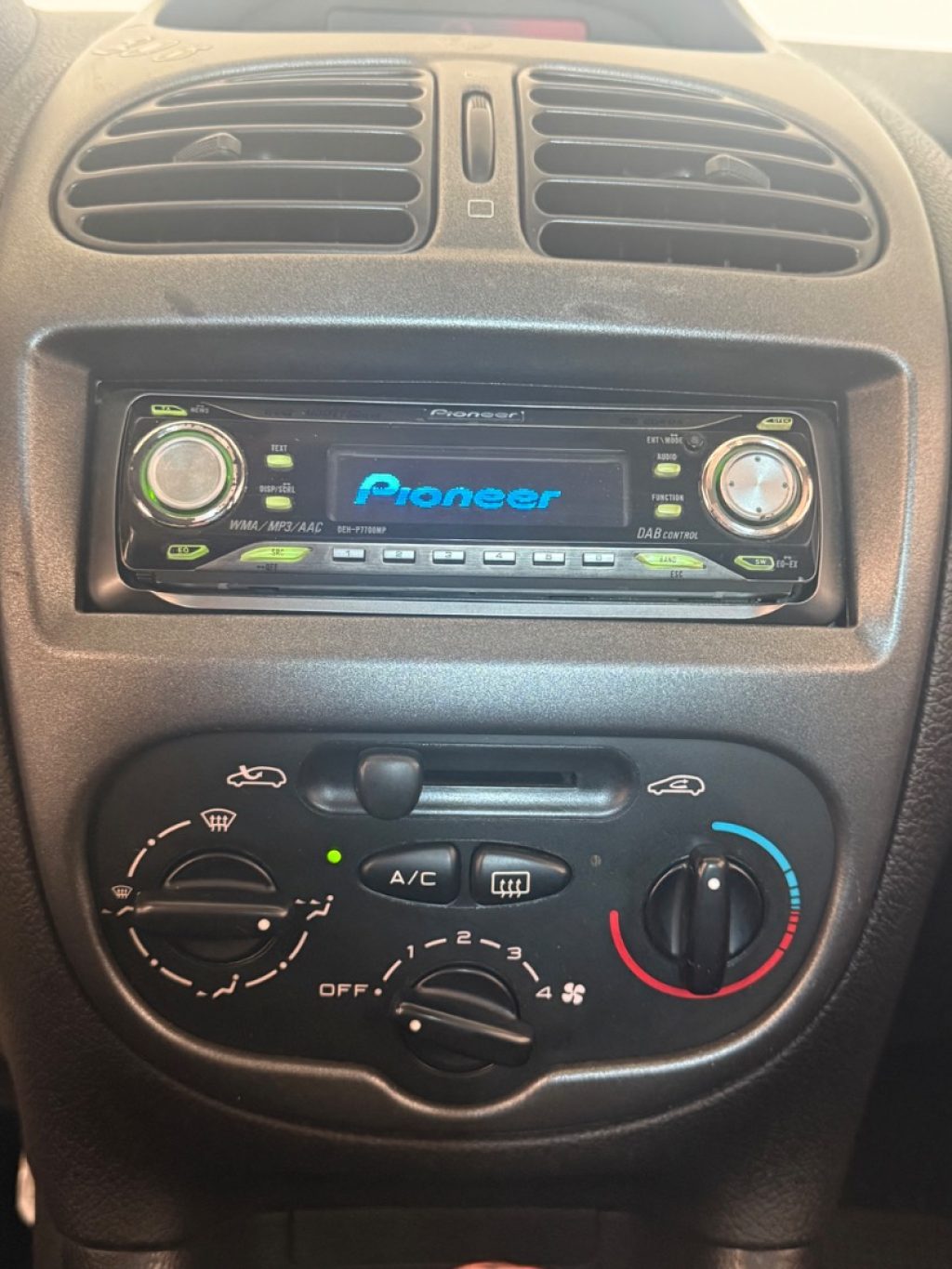 PEUGEOT 206 1.1 3p. XT - 13