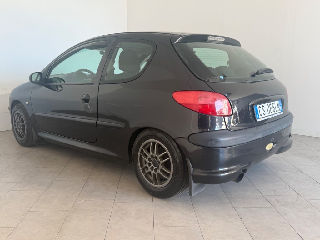 PEUGEOT 206 1.1 3p. XT - 4
