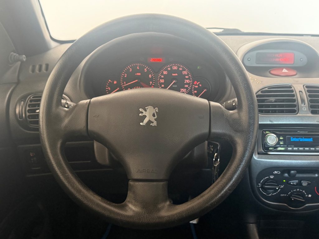 PEUGEOT 206 1.1 3p. XT - 11