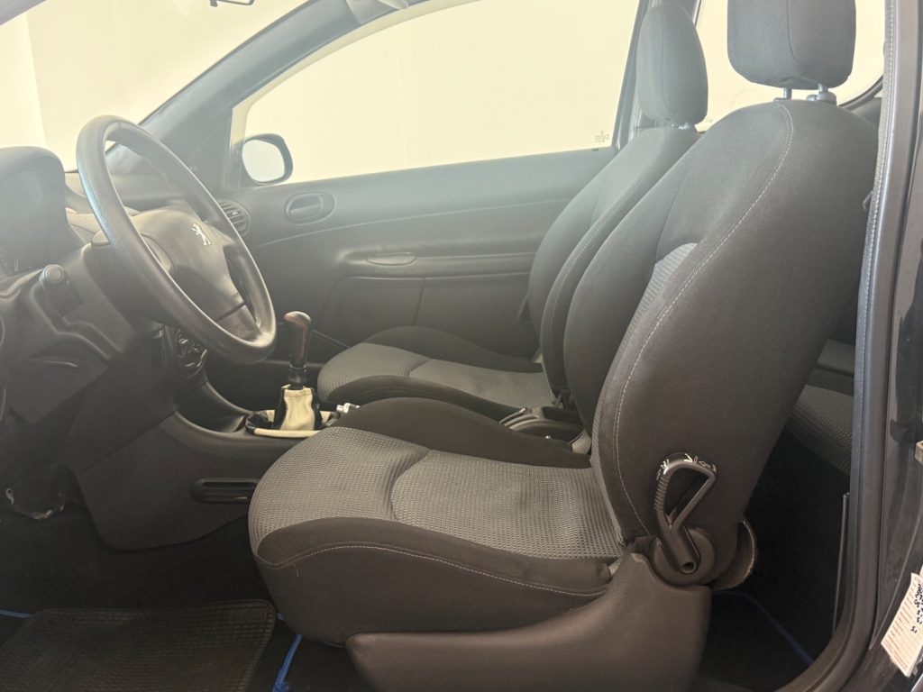 PEUGEOT 206 1.1 3p. XT - 16