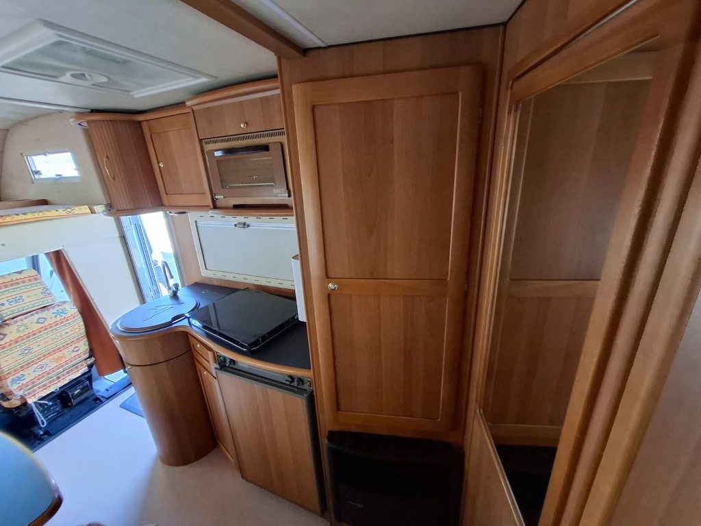 AMERICA 403 CON PORTAUTTO E 2 DINETTE