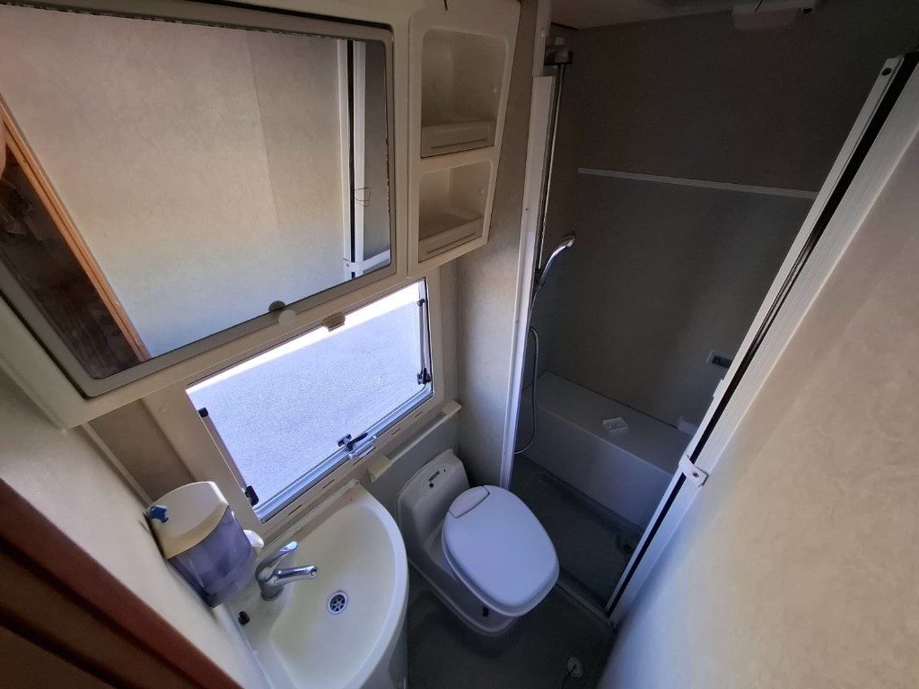 AMERICA 403 CON PORTAUTTO E 2 DINETTE