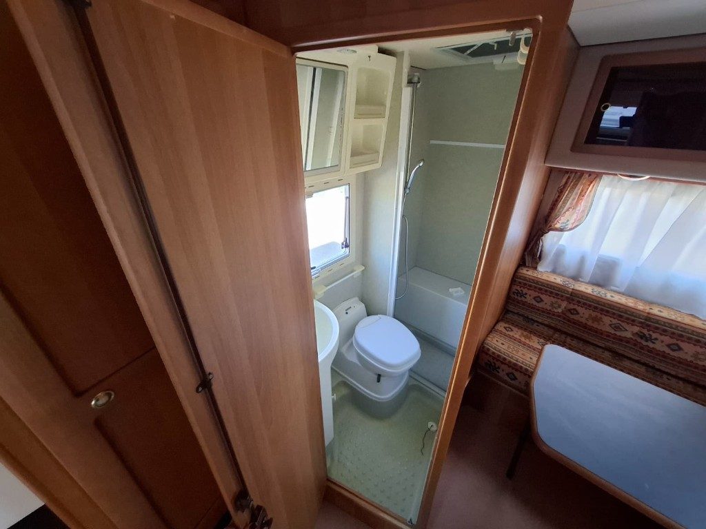 AMERICA 403 CON PORTAUTTO E 2 DINETTE