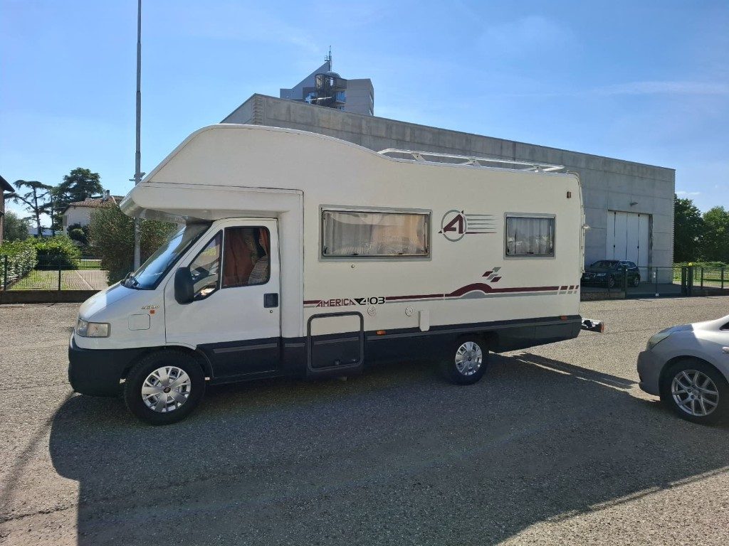 AMERICA 403 CON PORTAUTTO E 2 DINETTE