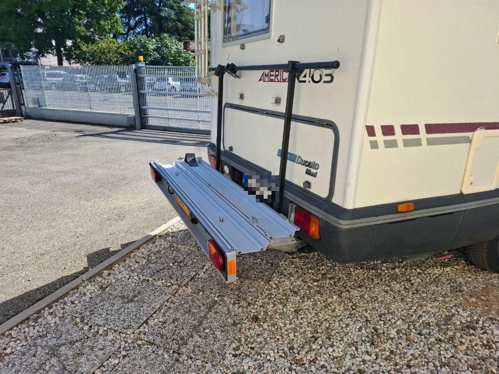 AMERICA 403 CON PORTAUTTO E 2 DINETTE