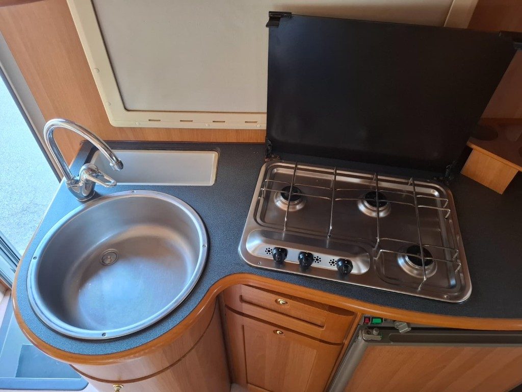AMERICA 403 CON PORTAUTTO E 2 DINETTE