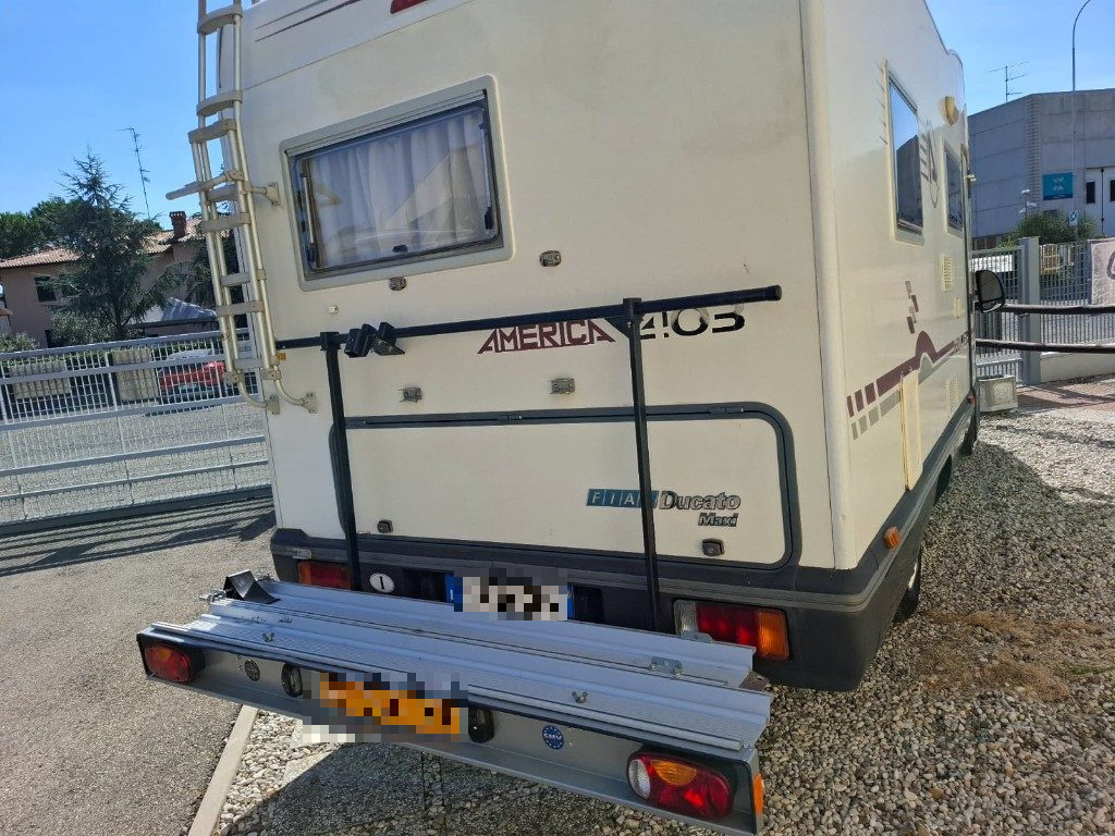 AMERICA 403 CON PORTAUTTO E 2 DINETTE