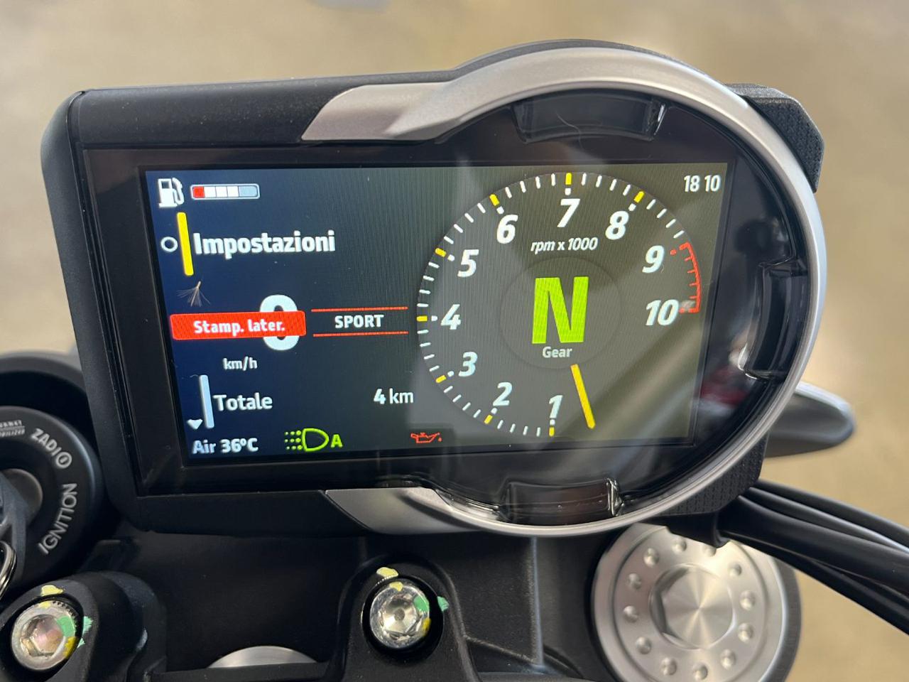 DUCATI Scrambler 800 ICON RED - 12