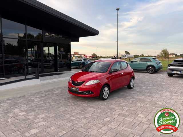 LANCIA Ypsilon Rosso metallizzato