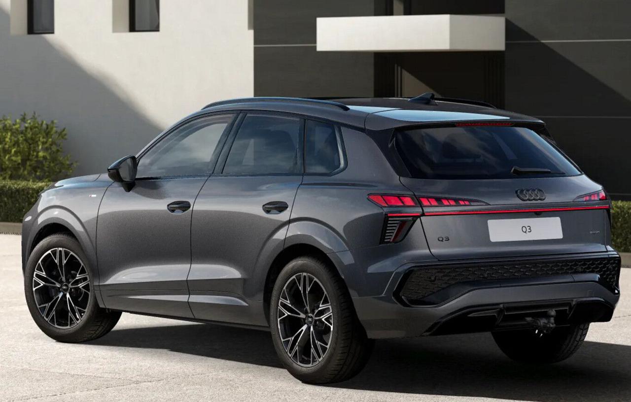 AUDI Q3 TFSI 150 kW quattro S tr S Line Full Opt - 3