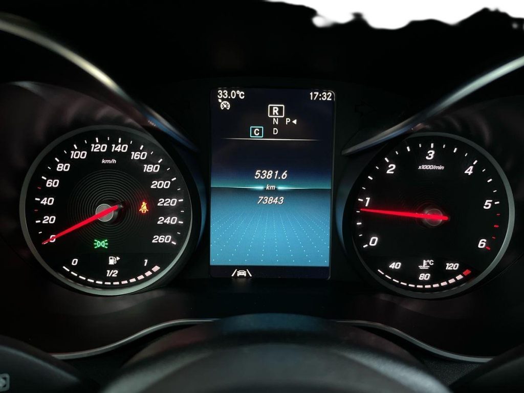 MERCEDES-BENZ GLC 220 d 4Matic Coupé Premium - 8