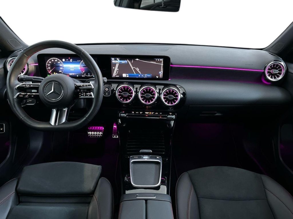 MERCEDES-BENZ A 180 d Automatic Sedan AMG Line Advanced Plus - 9