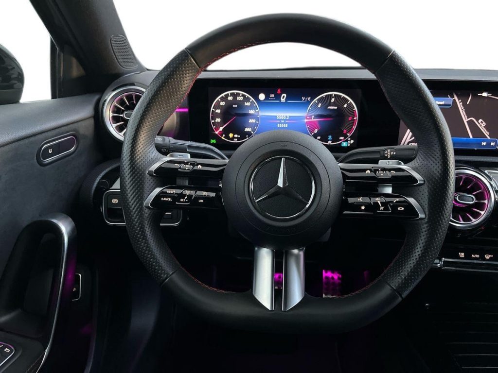 MERCEDES-BENZ A 180 d Automatic Sedan AMG Line Advanced Plus - 11