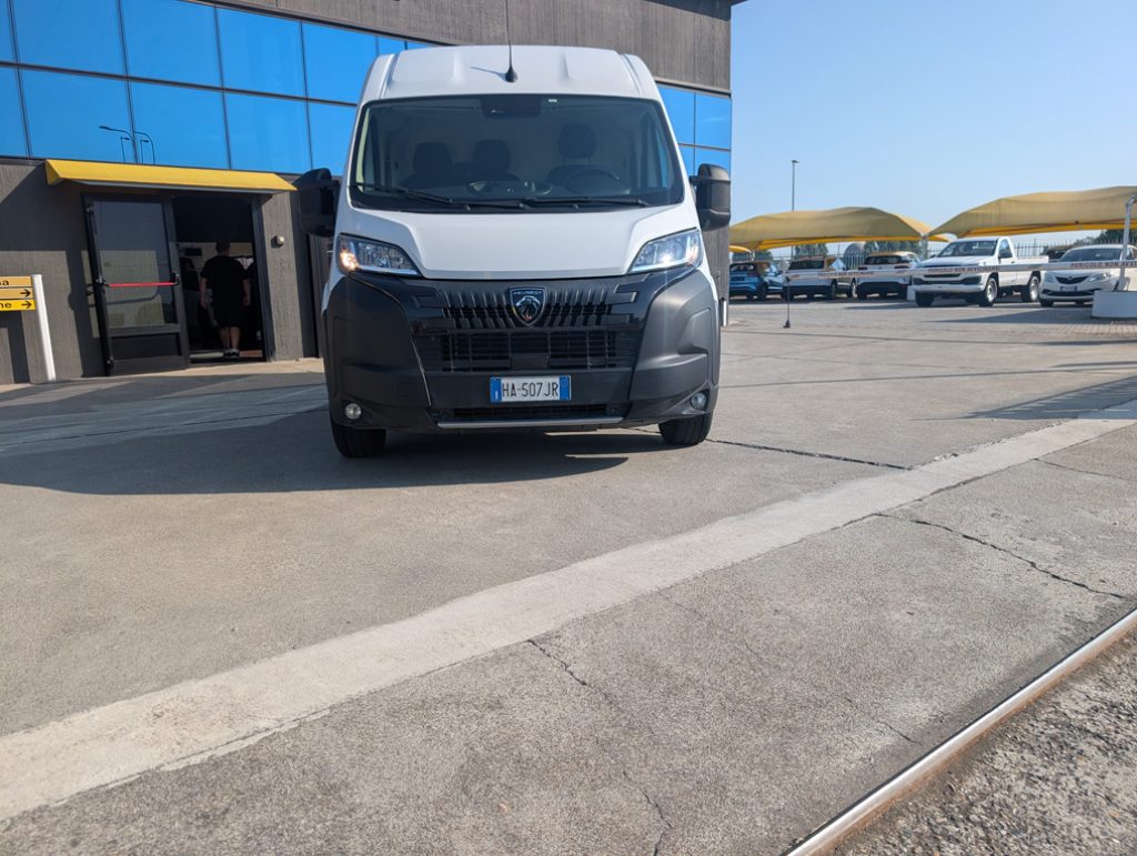 PEUGEOT Boxer 335 2.2 BlueHDi 140 S&S PM-TM L2H2 Furgone - 20