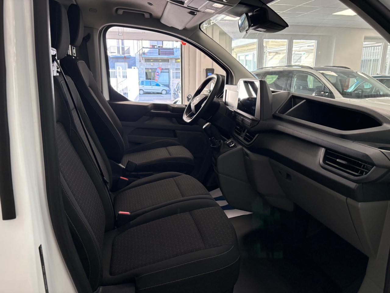 FORD Transit Custom 320 2.0 EcoBlue 136CVCombi 9 POSTI €24900+IVA - 20