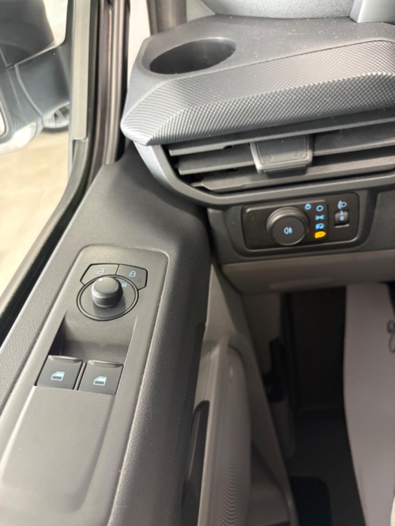 FORD Transit Custom 320 2.0 EcoBlue 136CVCombi 9 POSTI €24900+IVA - 13