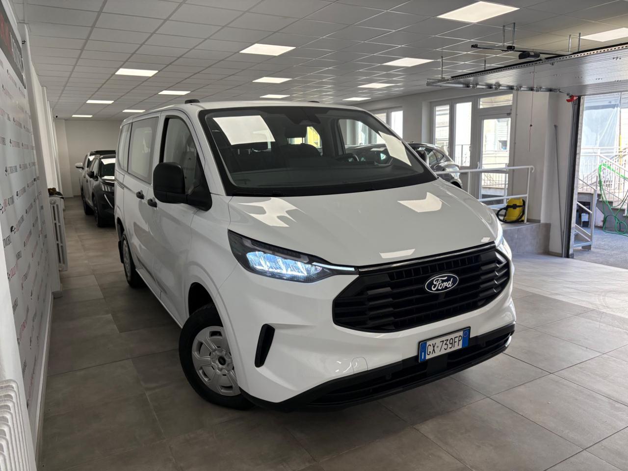 FORD Transit Custom 320 2.0 EcoBlue 136CVCombi 9 POSTI €24900+IVA - 3