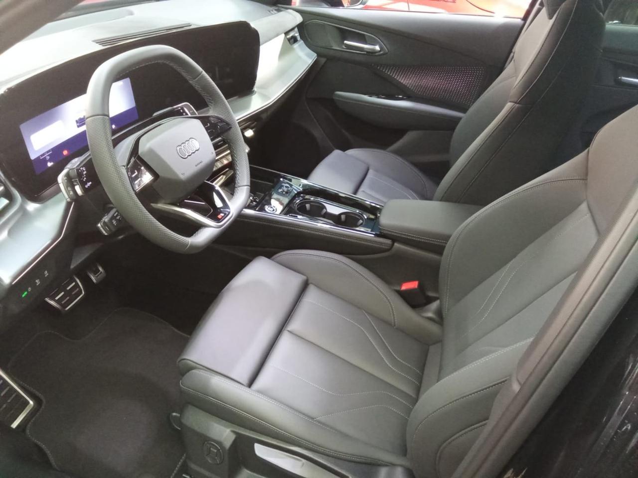 AUDI Q3 TFSI 150 kW quattro S tr S Line Full Opt - 14