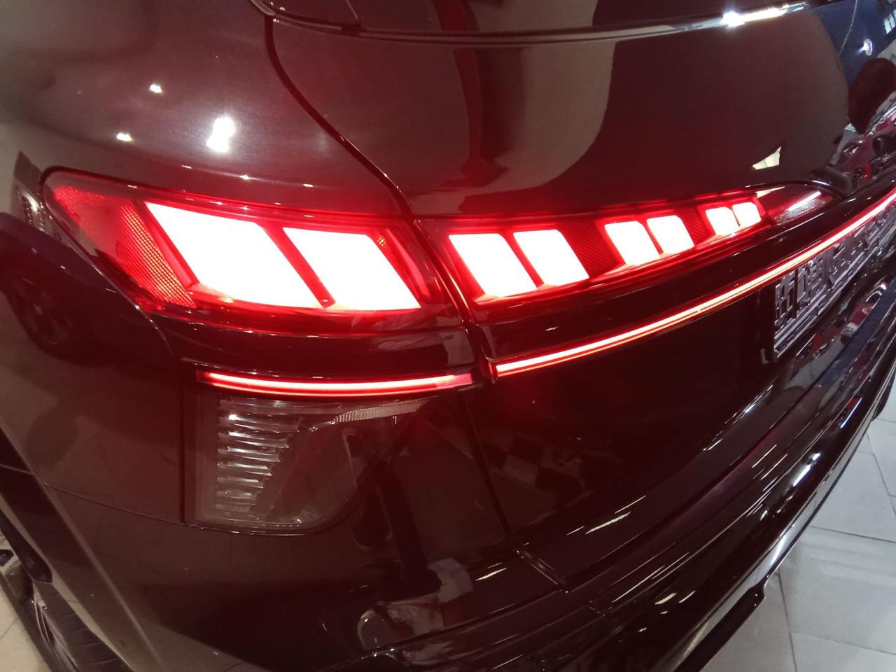 AUDI Q3 TFSI 150 kW quattro S tr S Line Full Opt - 11