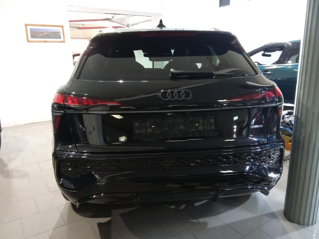 AUDI Q3 TFSI 150 kW quattro S tr S Line Full Opt - 7