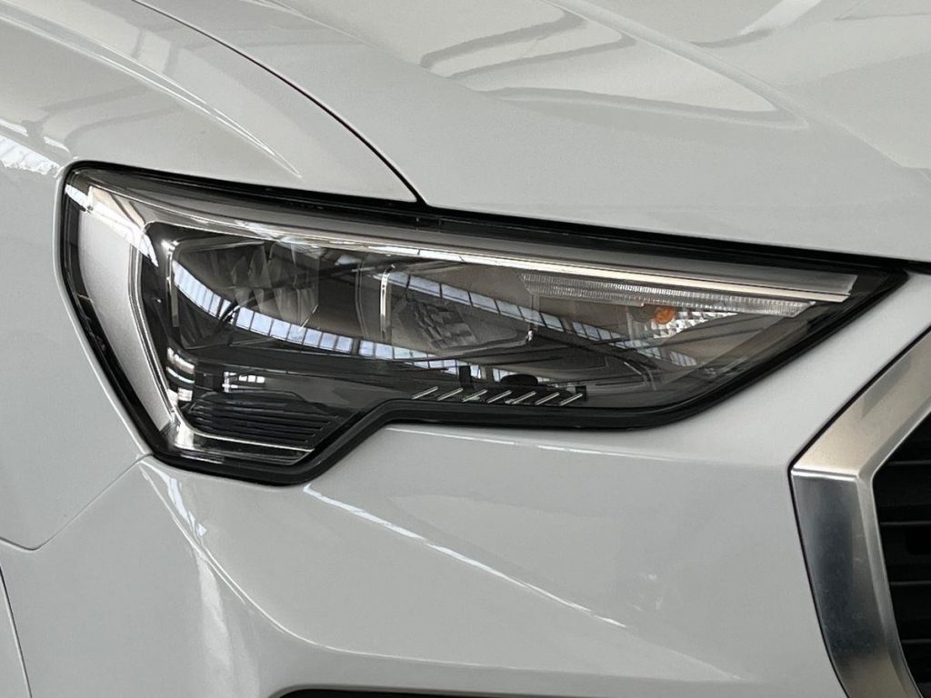 AUDI Q3 35 TDI S tronic S line edition - 17