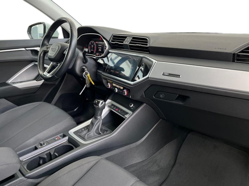 AUDI Q3 35 TDI S tronic S line edition - 16