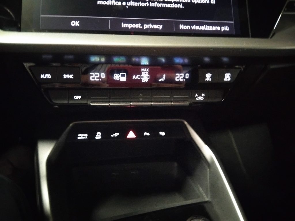 AUDI A3 SPORTBACK 40 e-tron S tr. S-LINE EDIT PLUG IN HYBR - 18