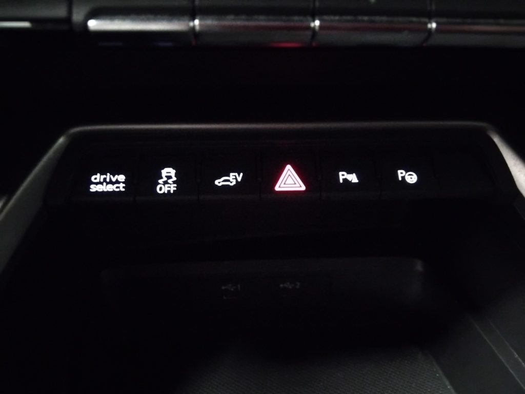 AUDI A3 SPORTBACK 40 e-tron S tr. S-LINE EDIT PLUG IN HYBR - 32