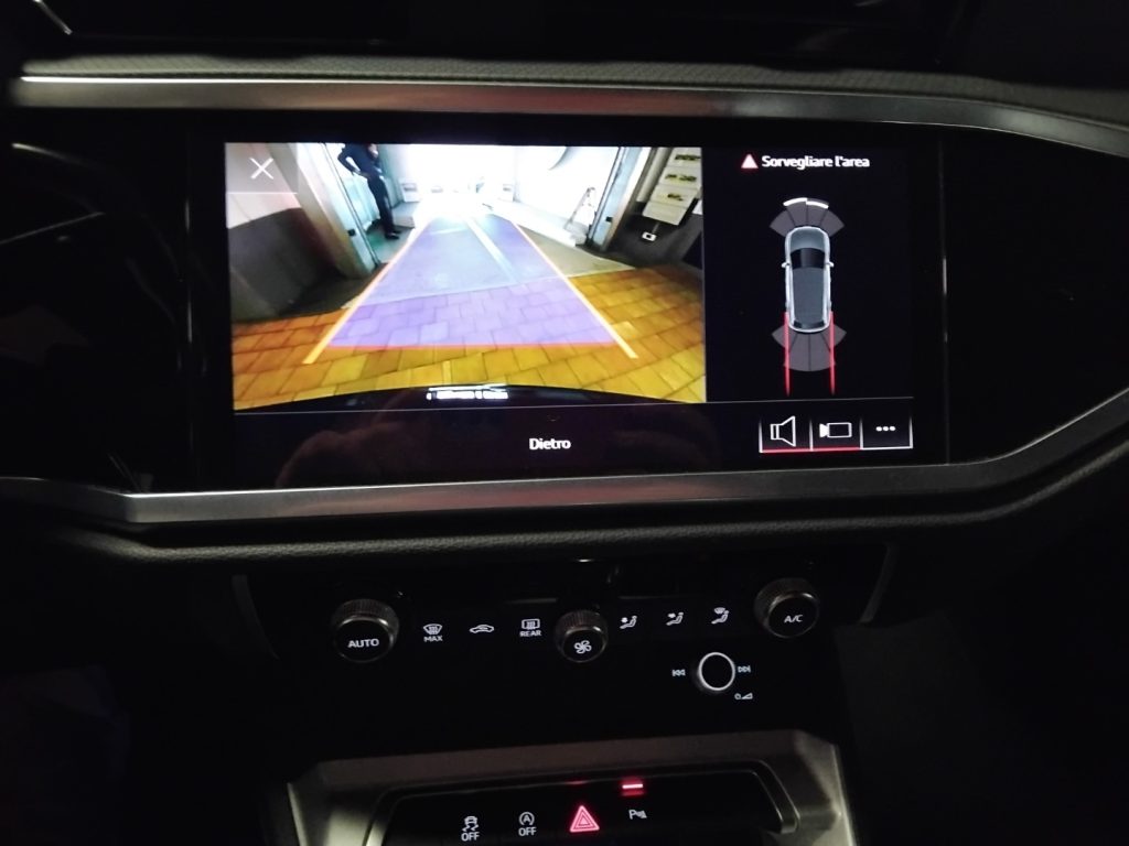 AUDI Q3 35 TDI S tr. Identity Black 20 FULL C/GRIMALDI SP - 22