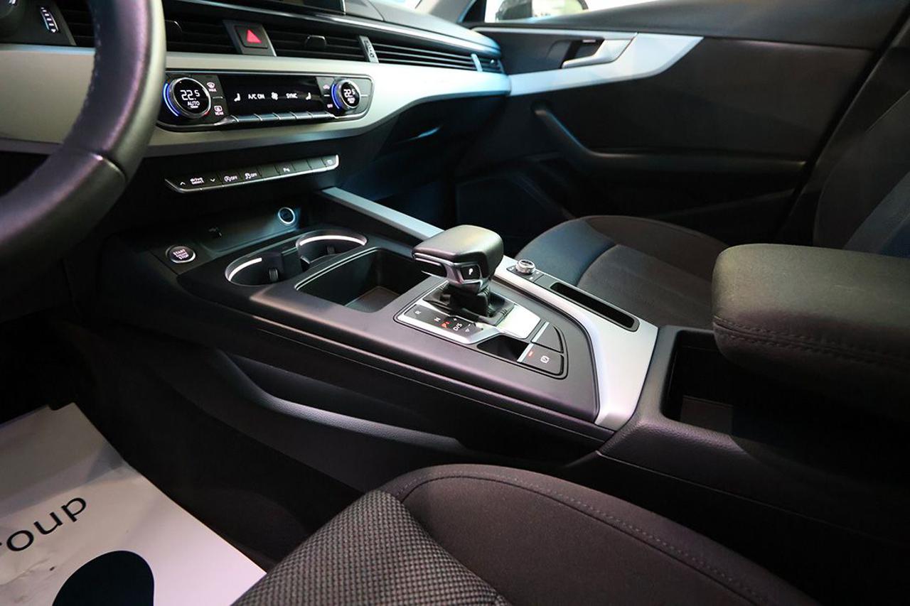 AUDI A4 40 TDI Avant Quattro S-Tronic Business Advanced - 36