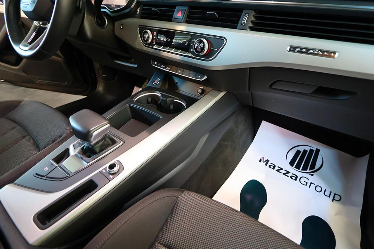 AUDI A4 40 TDI Avant Quattro S-Tronic Business Advanced - 35