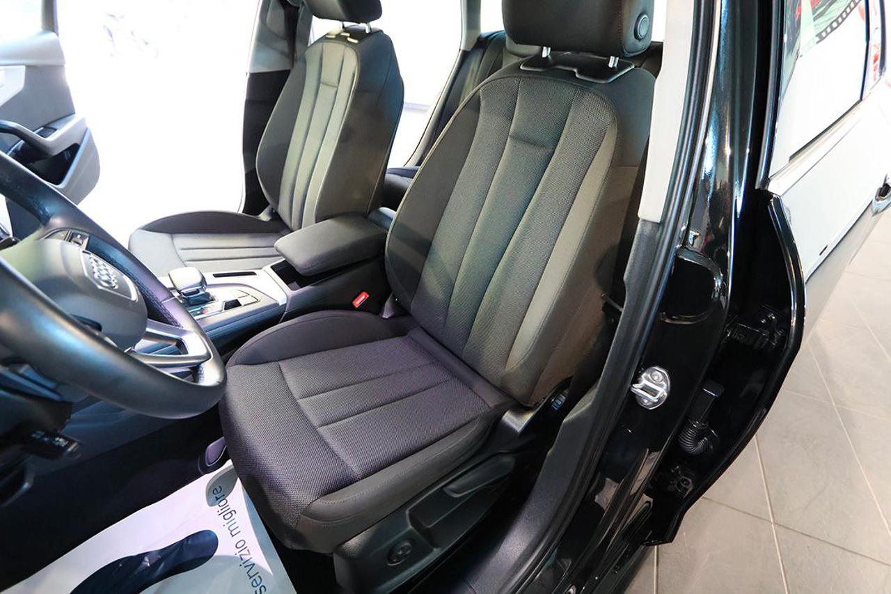AUDI A4 40 TDI Avant Quattro S-Tronic Business Advanced - 18