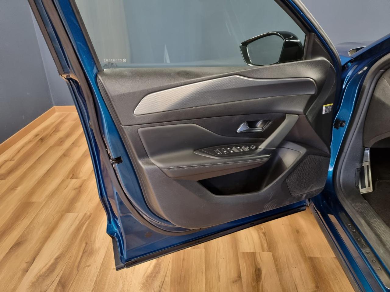 PEUGEOT 408 Plug-in Hybrid 225 e-EAT8 GT - 13
