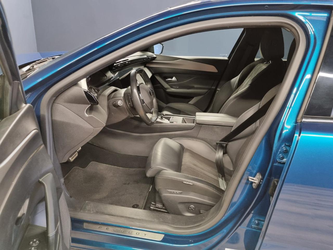 PEUGEOT 408 Plug-in Hybrid 225 e-EAT8 GT - 12