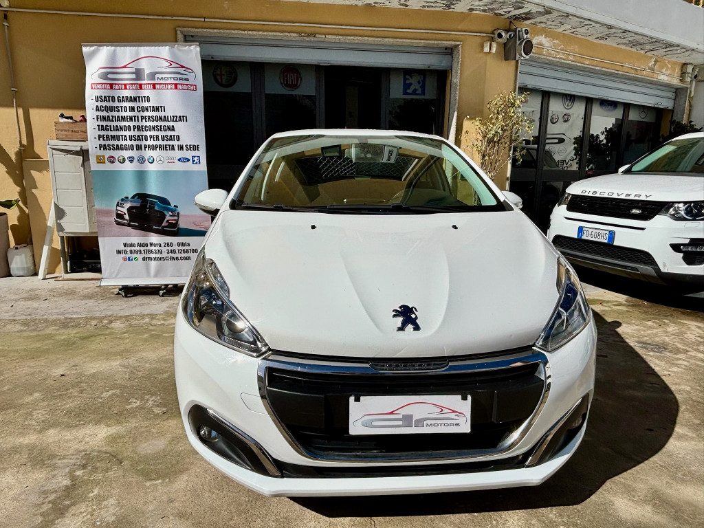 PEUGEOT 208