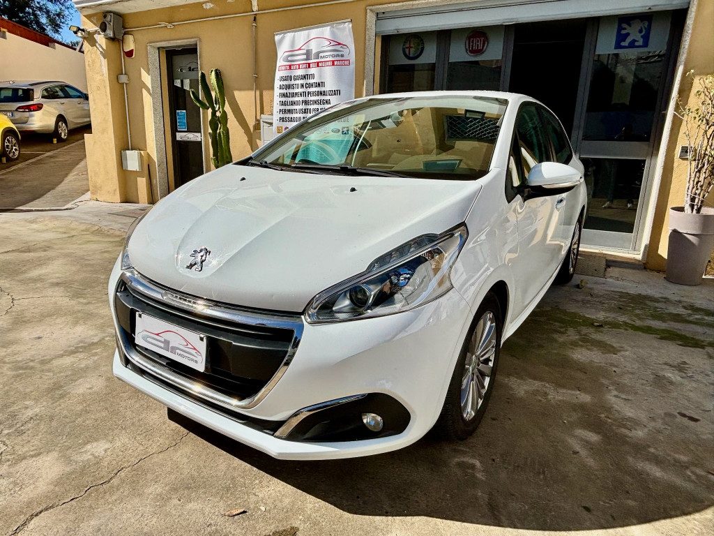 PEUGEOT 208