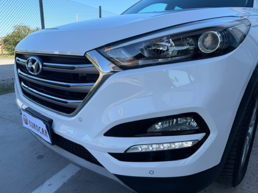 HYUNDAI Tucson 1.7 CRDi XPossible - 4