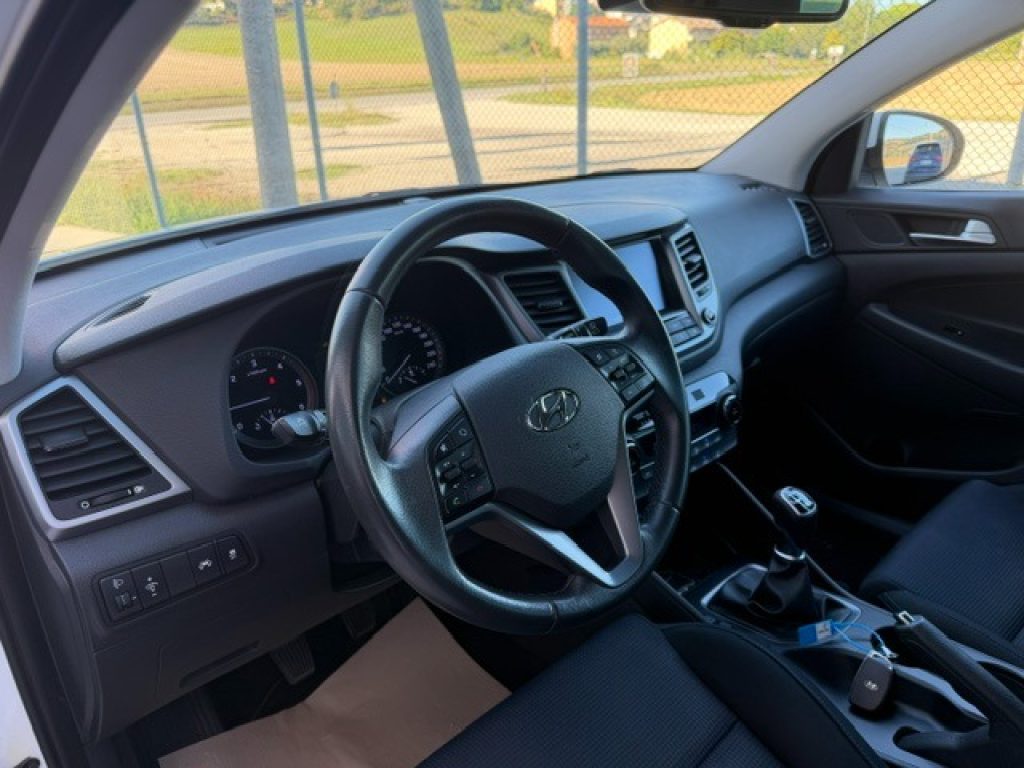 HYUNDAI Tucson 1.7 CRDi XPossible - 14
