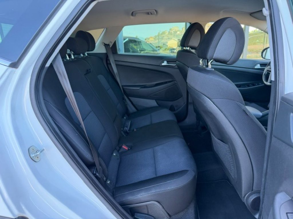 HYUNDAI Tucson 1.7 CRDi XPossible - 29