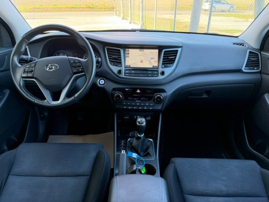 HYUNDAI Tucson 1.7 CRDi XPossible - 30