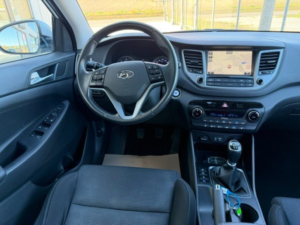HYUNDAI Tucson 1.7 CRDi XPossible - 31