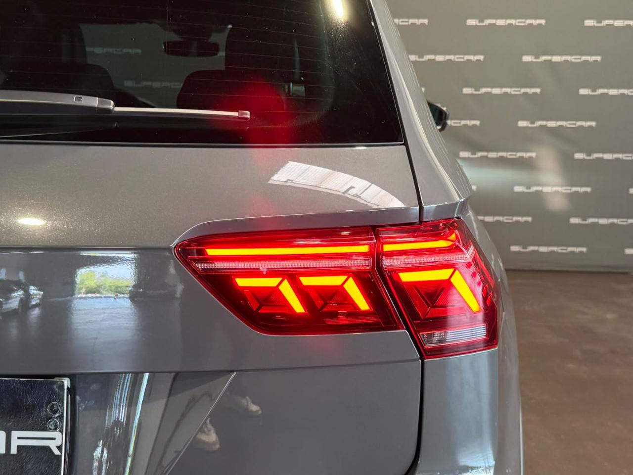 VOLKSWAGEN Tiguan 2.0 TDI 150 CV SCR DSG R-Line - 6