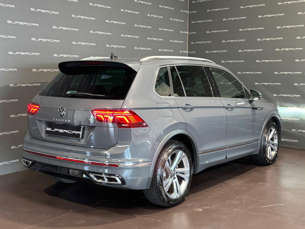 VOLKSWAGEN Tiguan 2.0 TDI 150 CV SCR DSG R-Line - 3