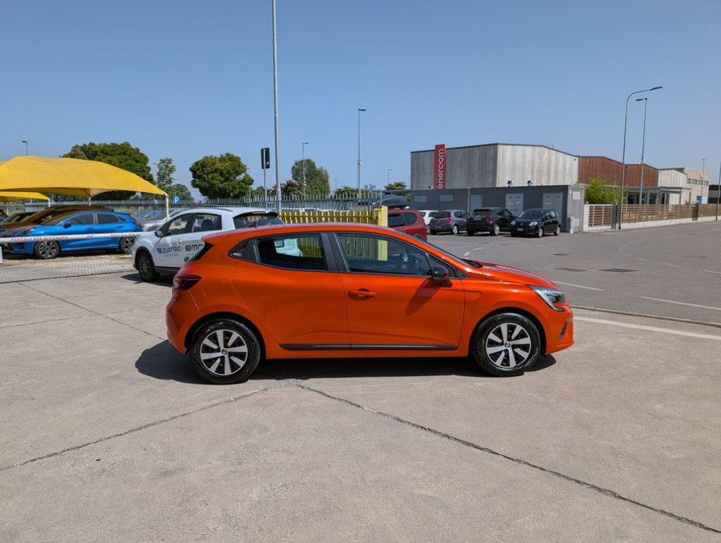 RENAULT Clio SCe 65 CV 5P Equilibre AZIENDALE OK NEOPATENTATI - 4