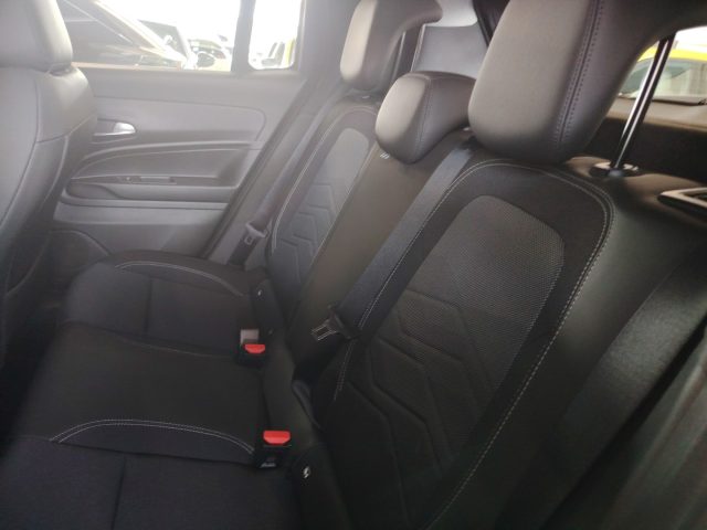 JEEP Avenger — foto 11 di 24