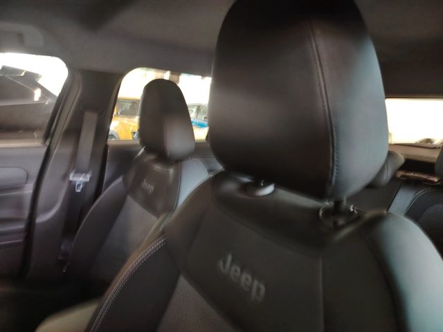JEEP Avenger — foto 13 di 24